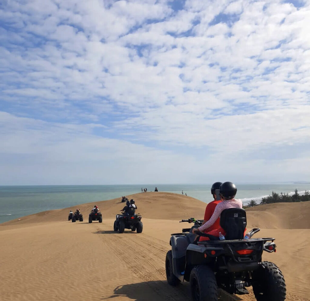 cuatrimotos en el desierto