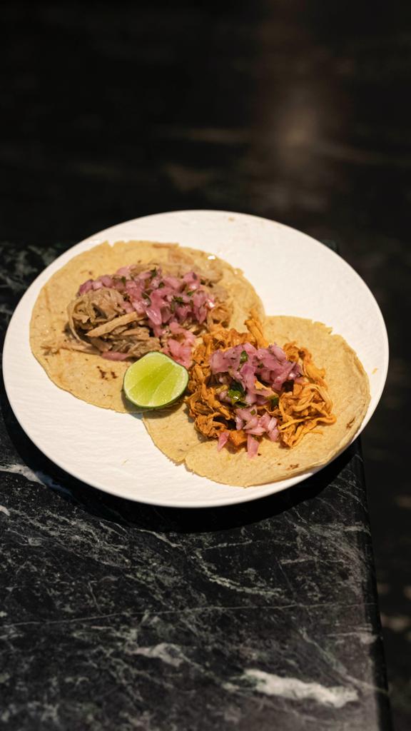 tacos de cochinita y lechón 