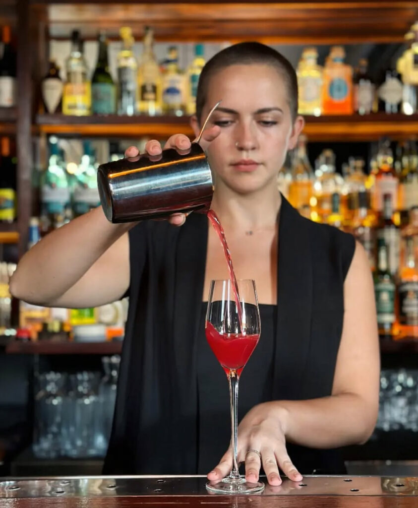 Milenka Sutter de Acre Resort en Los Cabos.