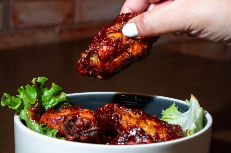 3 lugares para celebrar el Día de las Alitas en CDMX ¡Edición 2025!