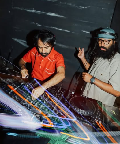 Dj's de uno de los mejores bares de la CDMX: Outline.