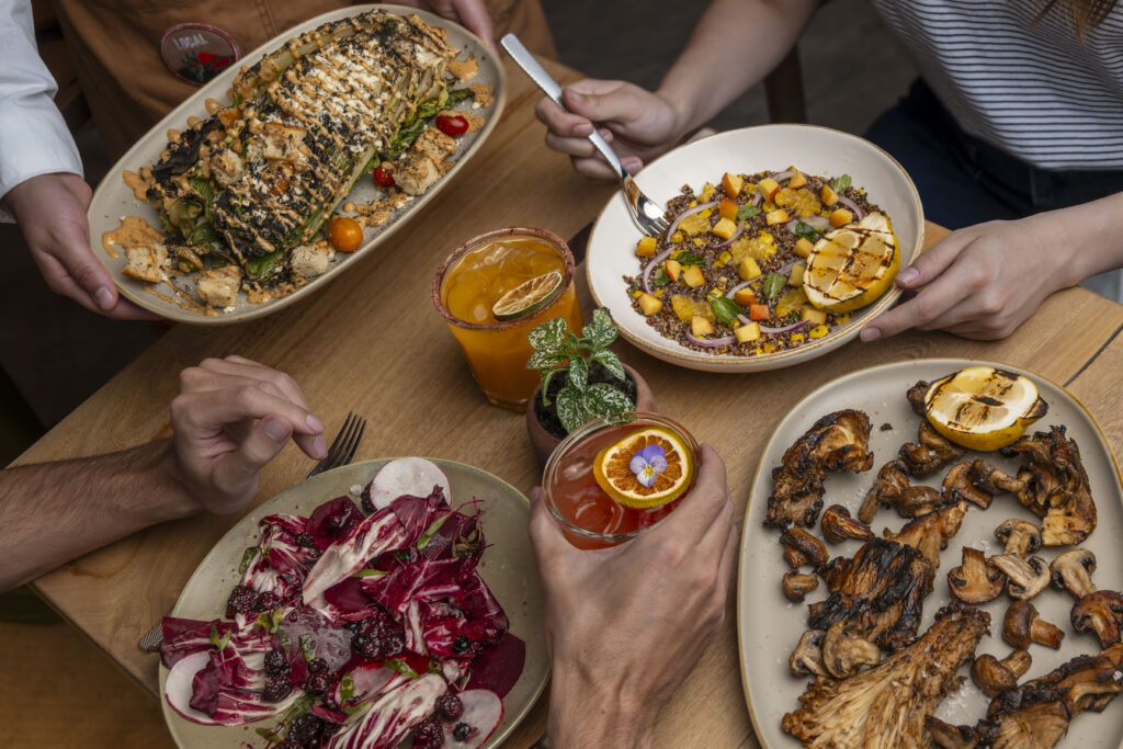 Ingredientes locales y de temporada en restaurante sustentable en Ciudad de México”