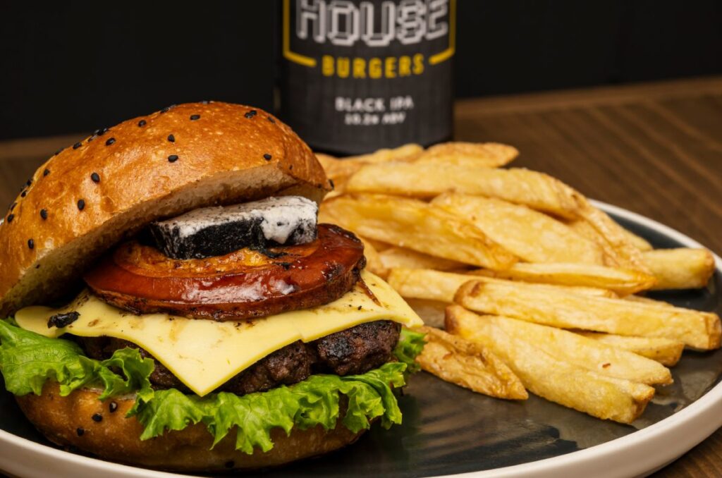 Open House Burgers: burgers rellenas y papas para acompañar el antojo