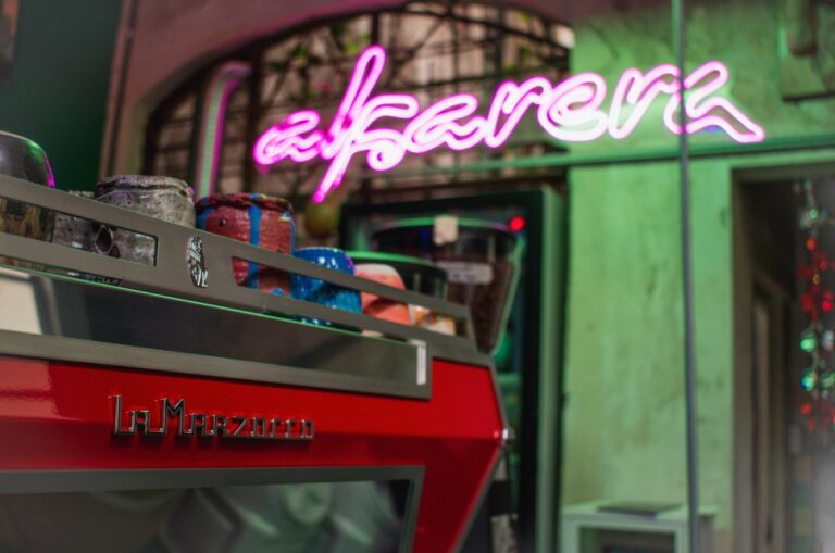 Alfarera: un oasis de arte latinoamericano y café de especialidad en la Roma