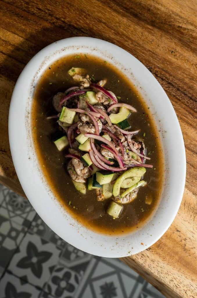 Dónde comer aguachile negro en Satélite